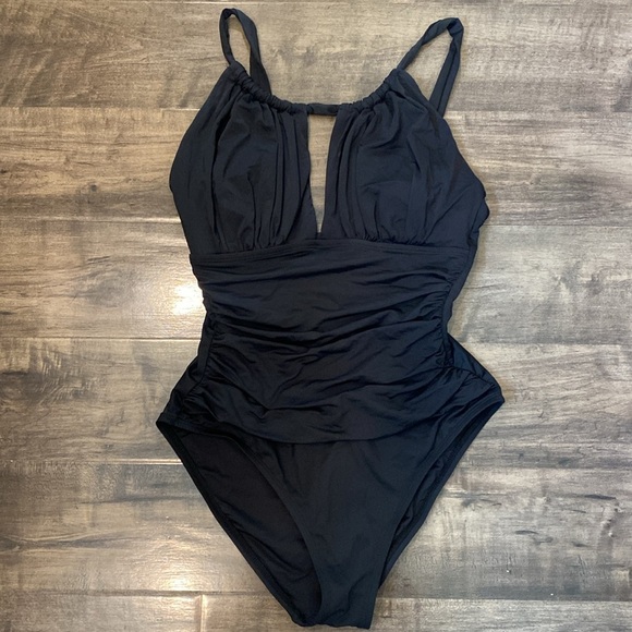 La Blanca Island Goddess One Piece High Neck Key hole Modest Black US 4 NWT - Picture 3 of 9